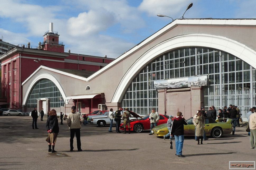 Muzeum retro samochodów na ulicy Rogozhsky Val