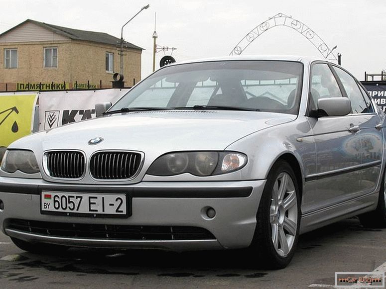 BMW 3 body E46 wykorzystało zdjęcia samochodów