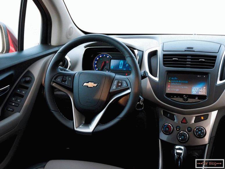Wnętrze Chevrolet Tracker 2014