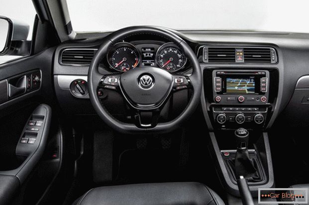 W kabinie samochodu Volkswagen Jetta