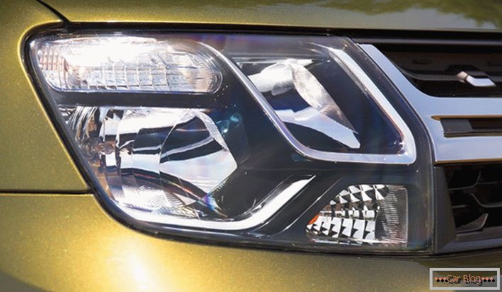 Reflektory Renault Duster