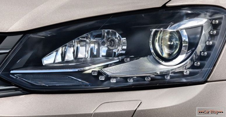 Reflektor Volkswagen Polo sedan