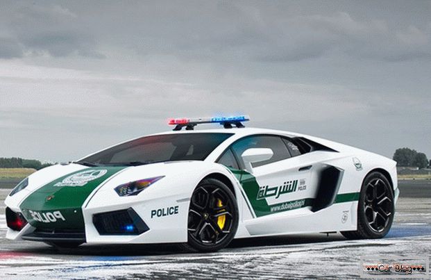 Dobre samochody policyjne są potrzebne do skutecznego zwalczania przestępczości.