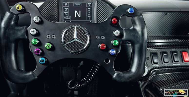 Prowadzenie Mercedes-AMG GT4