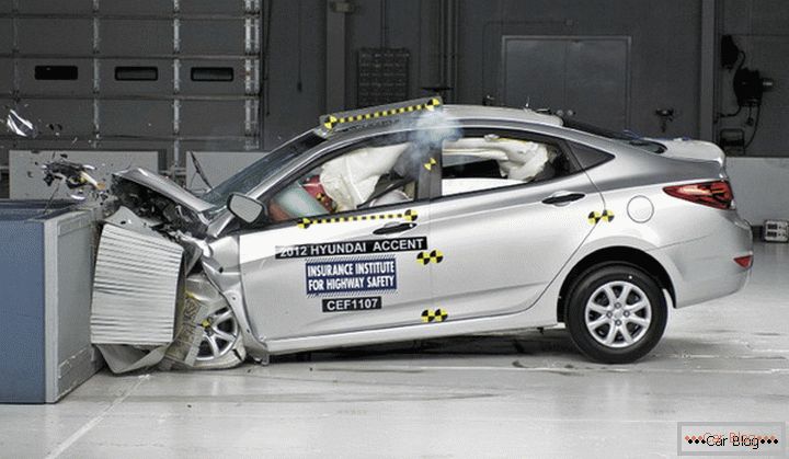 Nowy test zderzeniowy Hyundai Solaris