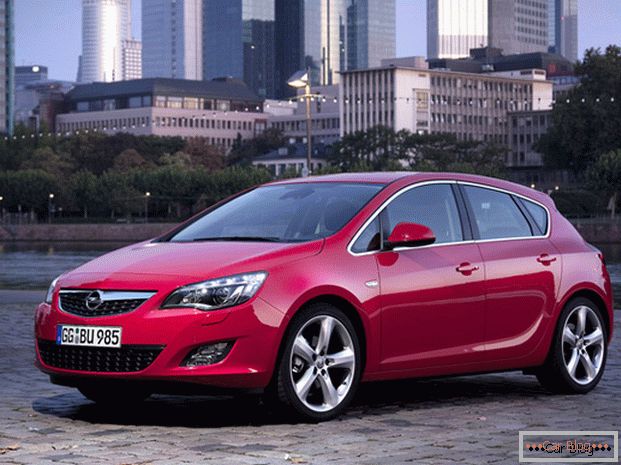 Komfort i praktyczność - cechy charakterystyczne samochodu Opel Astra