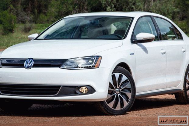 Wygląd автомобиля Volkswagen Jetta говорит о том, что перед нами настоящий «немец»