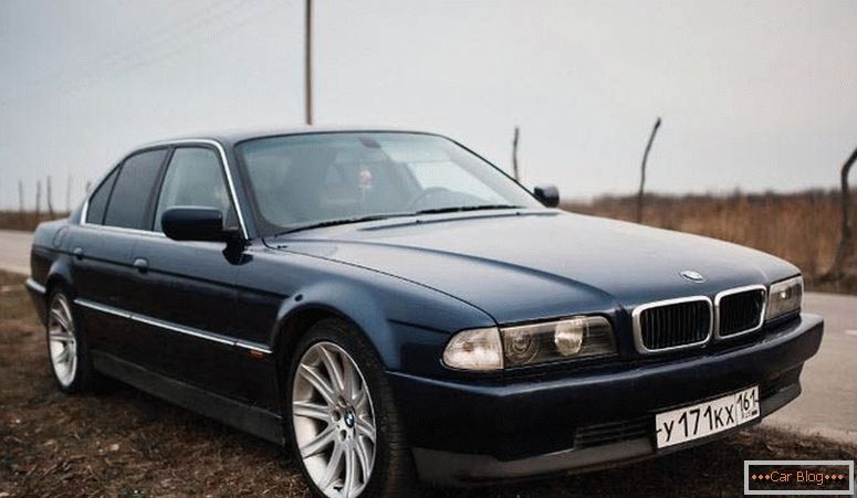 Zdjęcie BMW 7 (E38)
