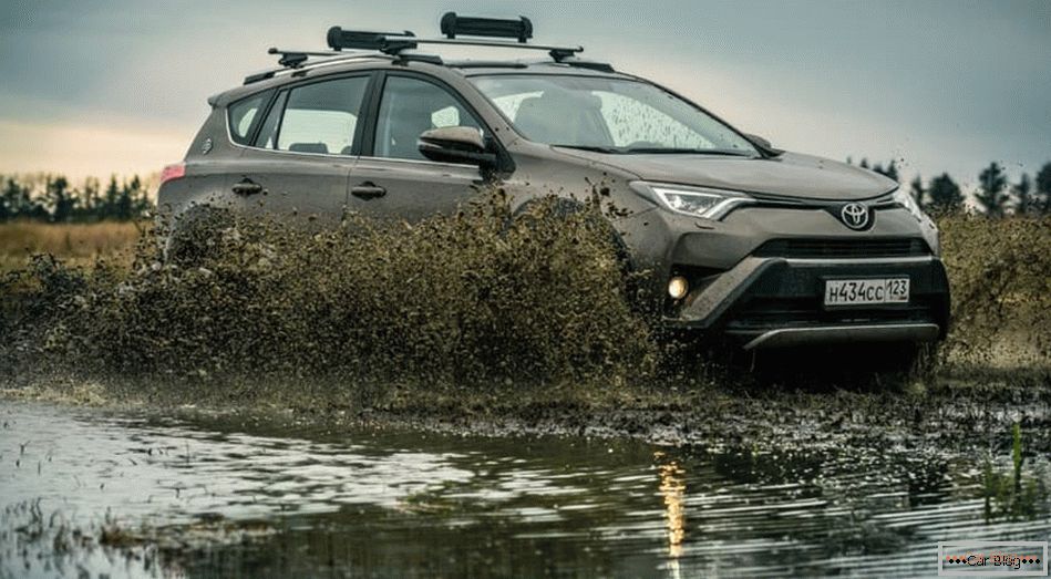Toyota начала продавать в России спецверсию RAV4 Przygoda