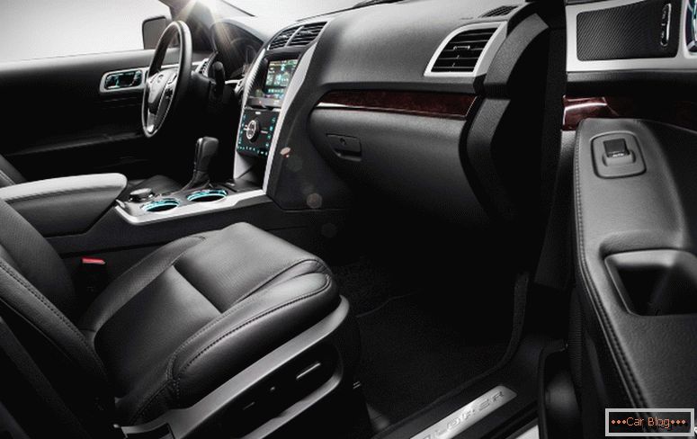 Wnętrze samochodu Ford Explorer 2014