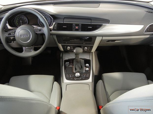 Salon samochodowy Audi A6