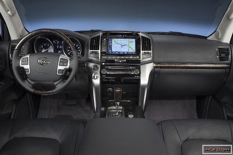 Salon Toyota Land Cruiser 200