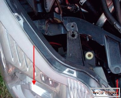 Wymień żarówki i światła mijania na Ford Focus 2